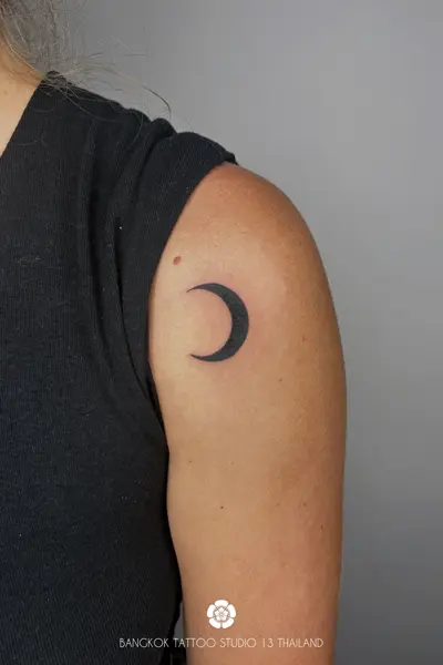 black-ink-half-moon-tattoo
