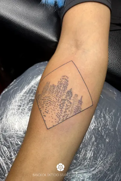 graphic-black-ink-city-design-arm-women