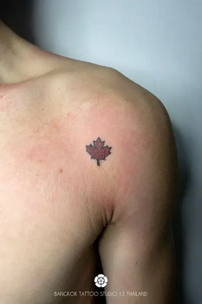 minimalist-fantasy-leaf-canadian-tattoo-bangkok