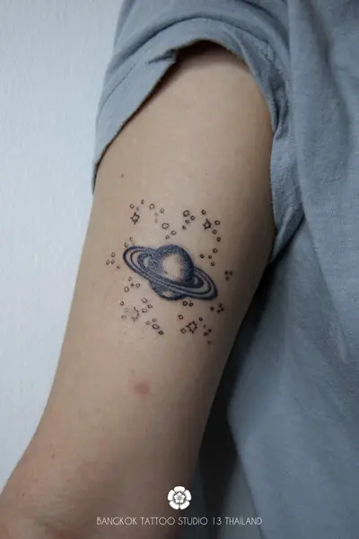 minimalist-planet-tattoo