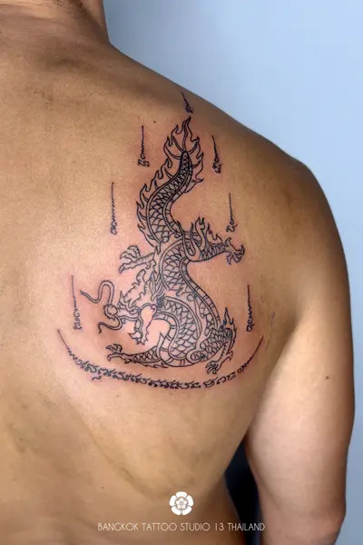 sak-yant-thai-tattoo-dragon-back-men