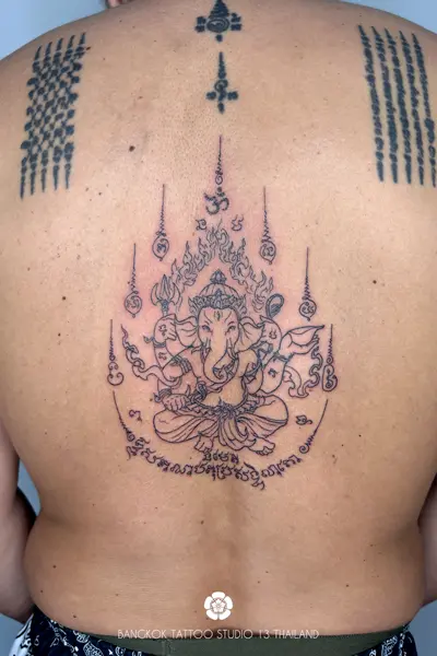 sak-yant-thai-tattoo-ganesh-back-men